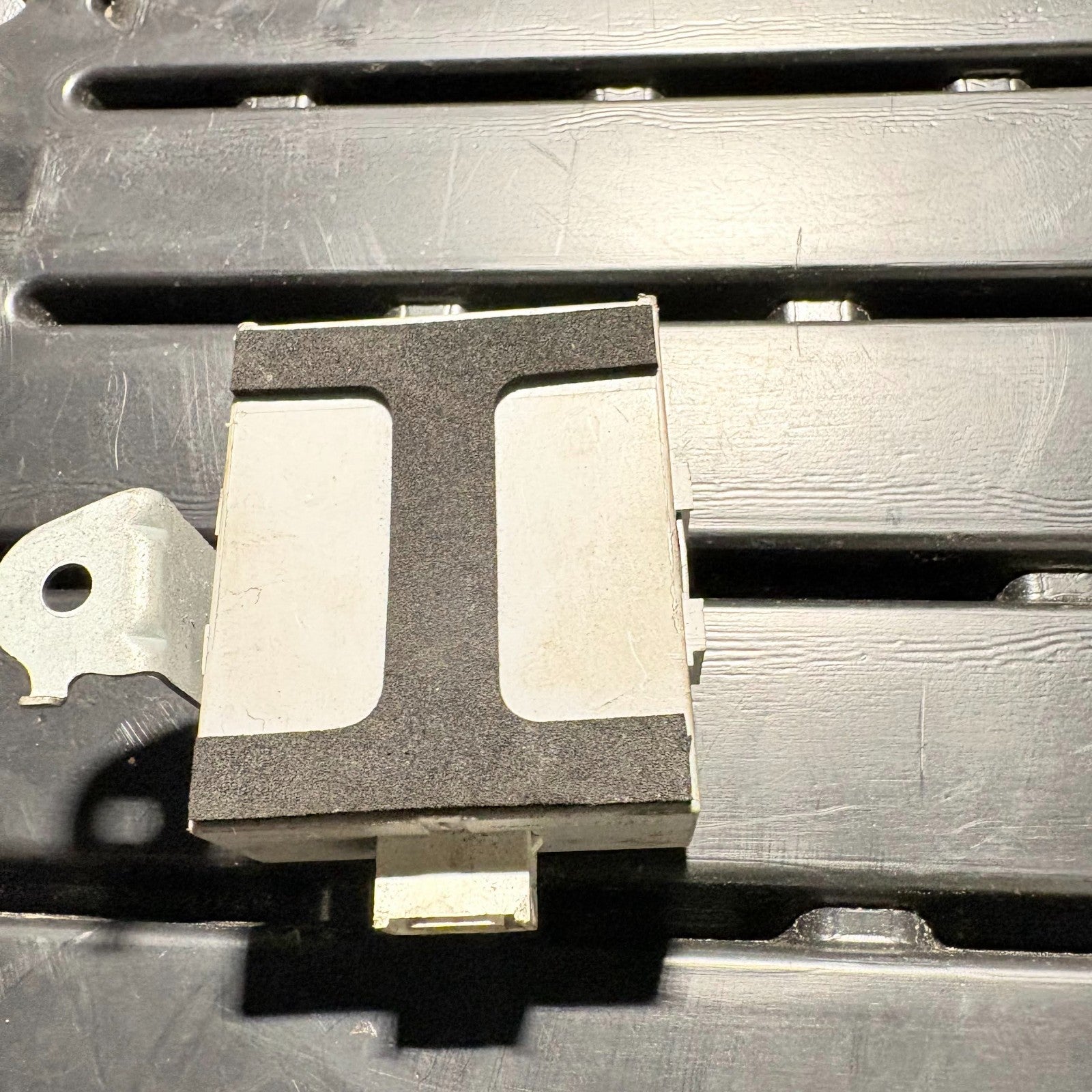 2000-2006 TOYOTA COROLLA ECU CENTRAL LOCKING CONTROL MODULE 89741-02050