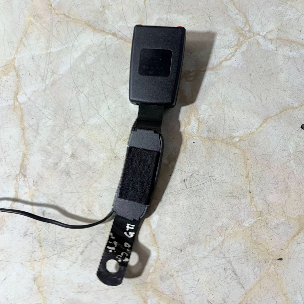 VW Polo GTi Passengers Side Front Seat Belt Catch 6R0857755D