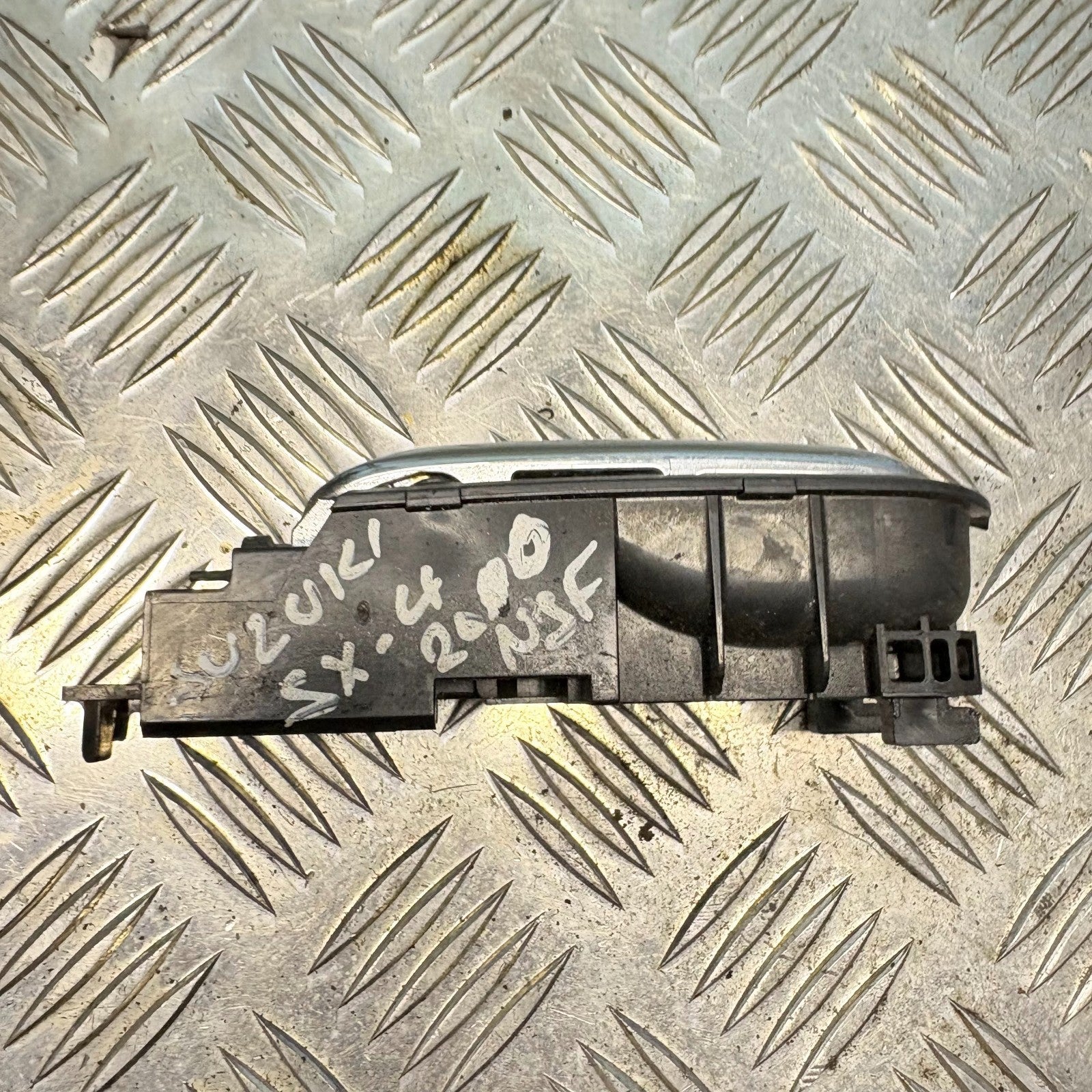 Suzuki Sx4 Mk1 2000 Left Passenger Front Side Inner Door Handle