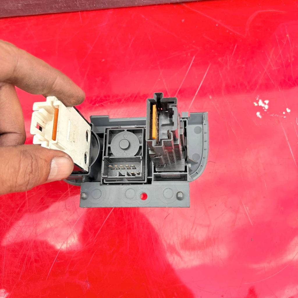 Mitsubishi Colt Mk6 Z30 CZ2 2011 Electric Mirror Switch Control 8619A148ZZ