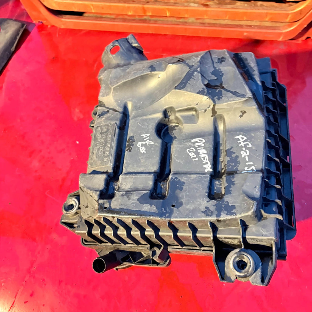 NISSAN PRIMASTAR AIR FILTER BOX HOUSING 8200760899 MK2 2011