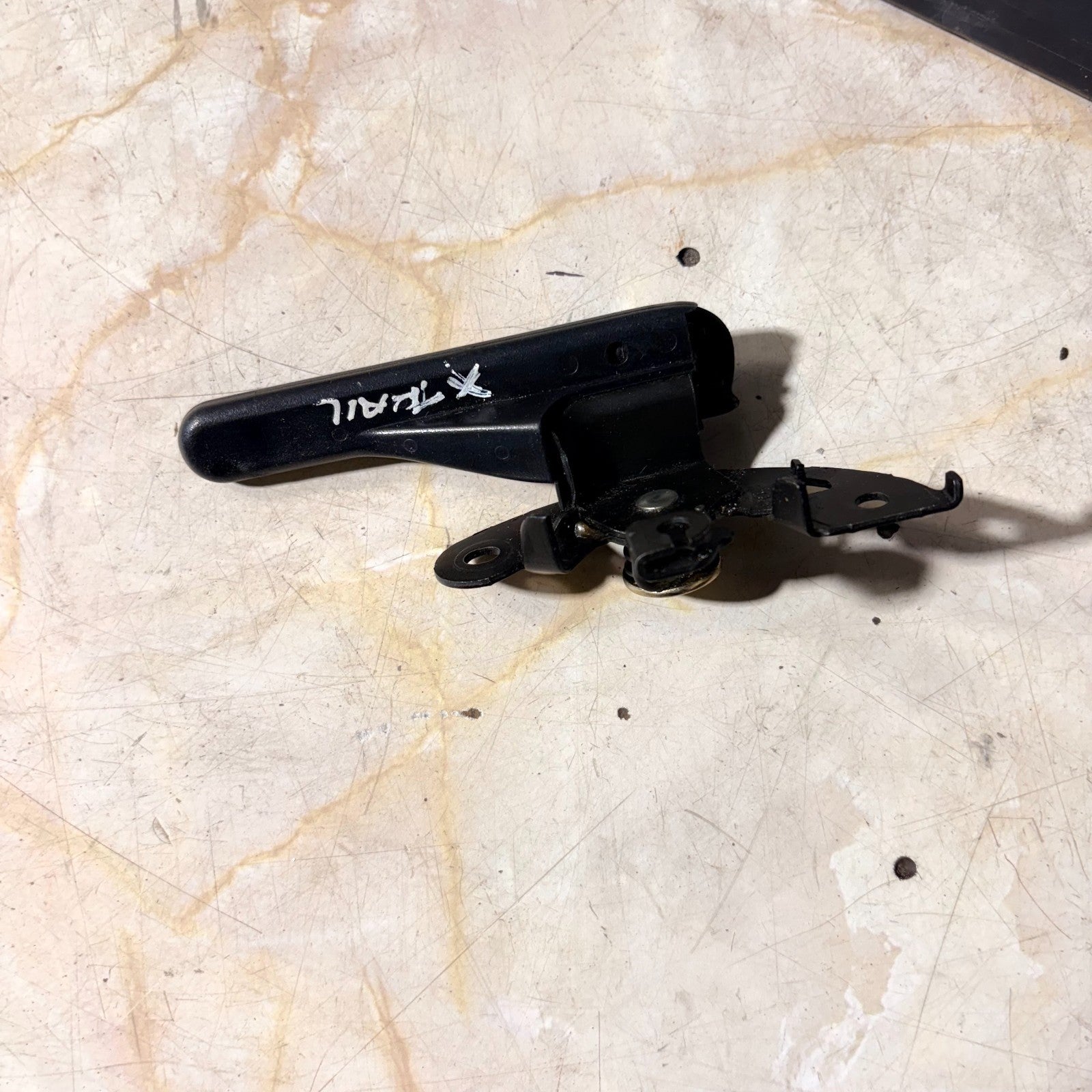 NISSAN X-TRAIL T30 2001-2007 FUEL FILLER FLAP RELEASE HANDLE LEVER