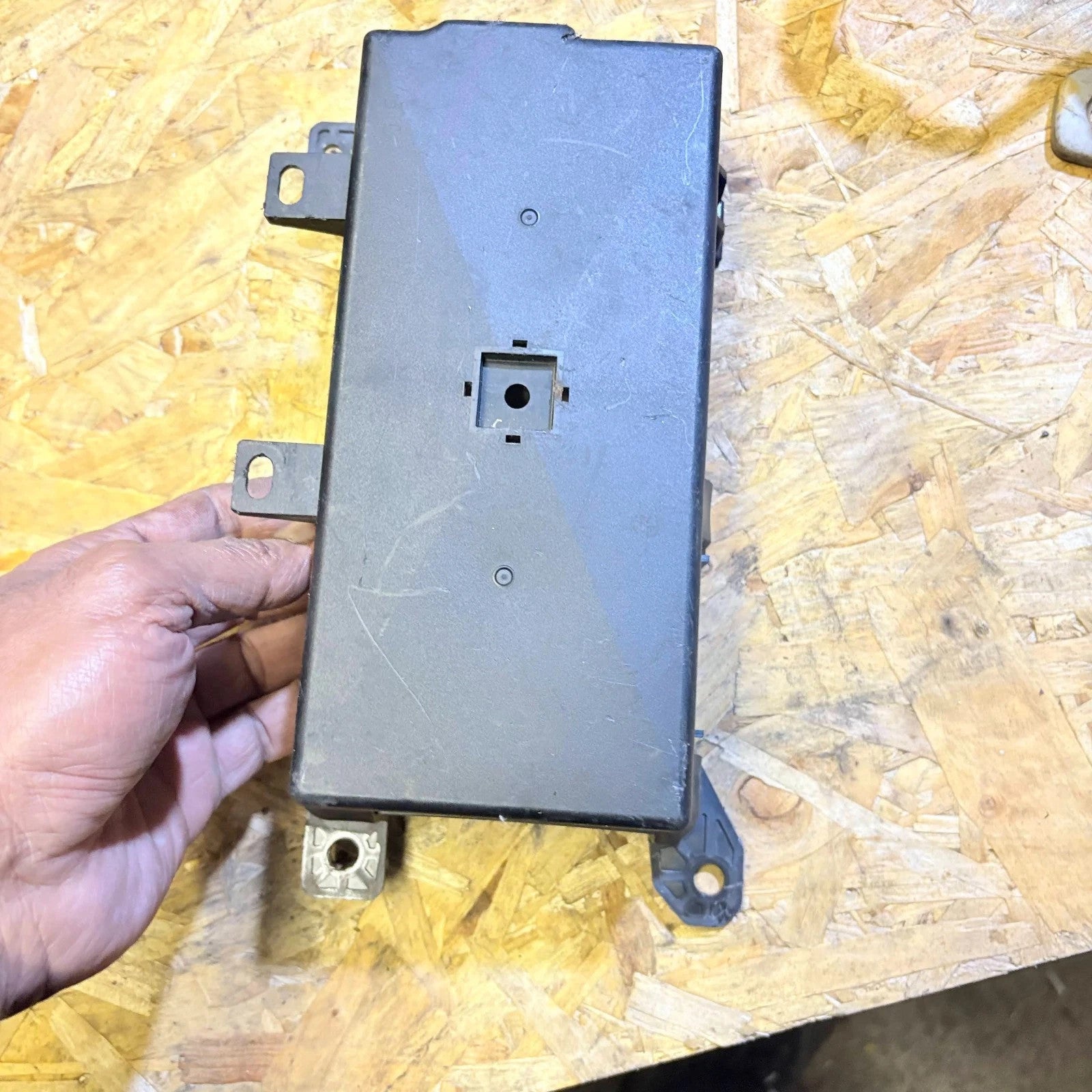 FUSE BOX Kia Sorento 2003-2006