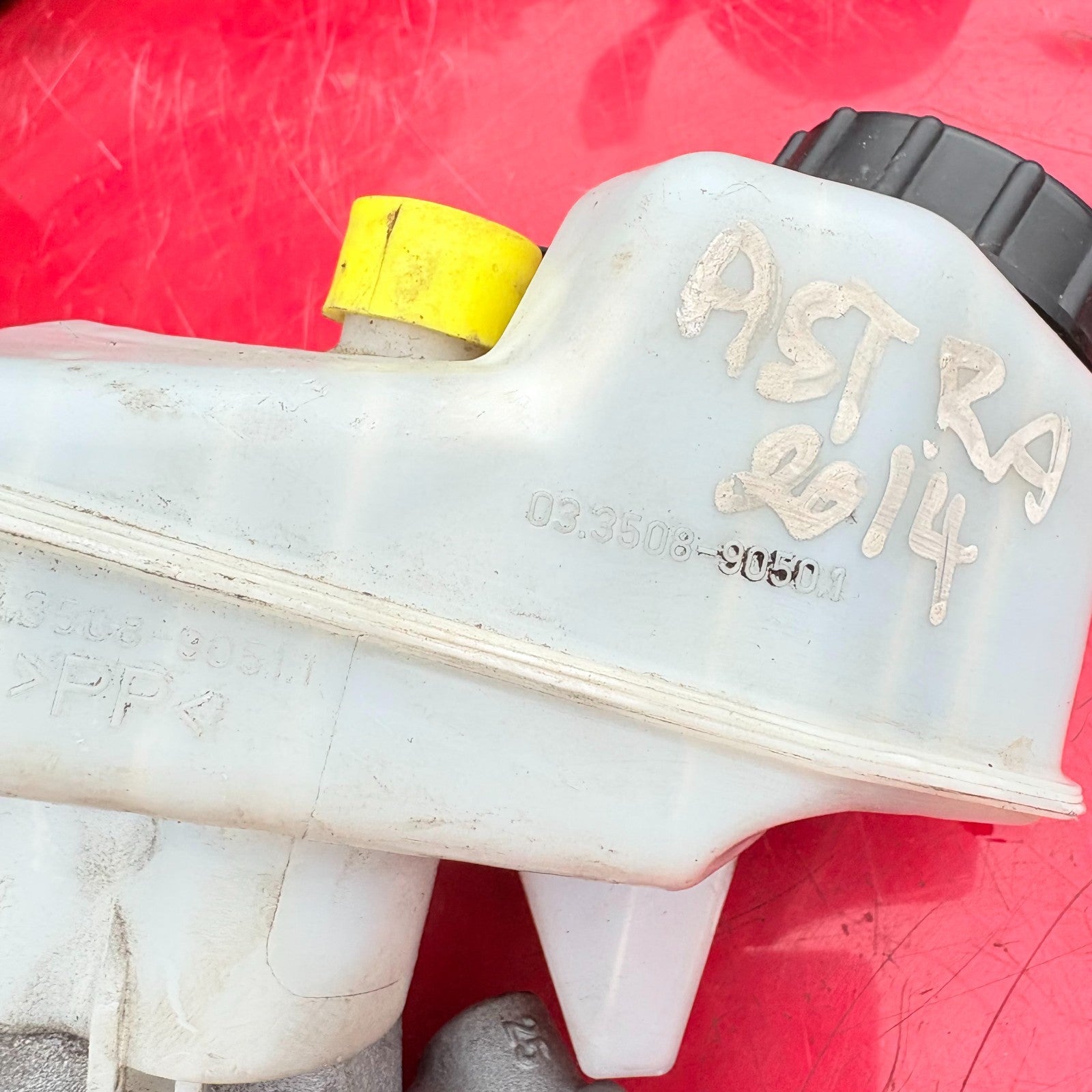 2014 Vauxhall Astra Brake Fluid Reservoir 03.3508-9050.1