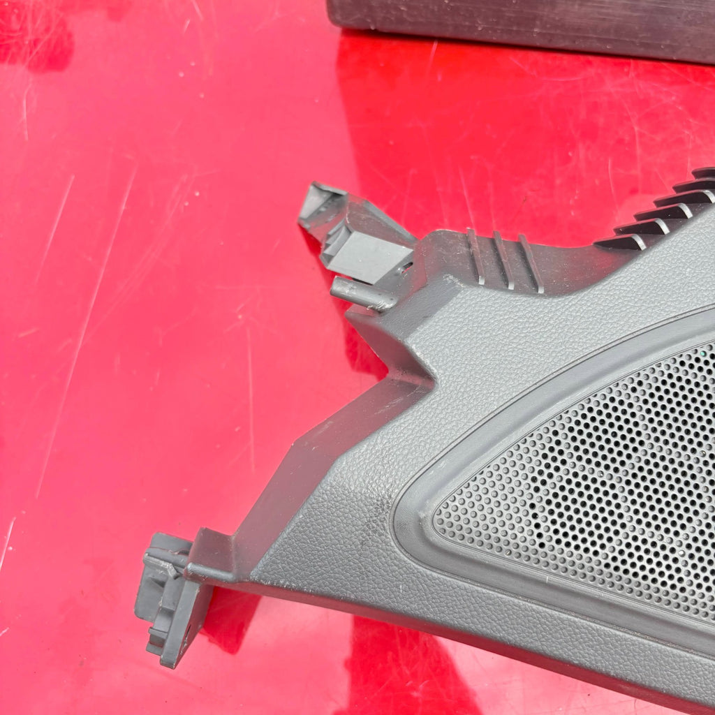 Chevrolet Spark 2013 Right Rear Speaker & Parcel Shelf Bracket 95983912