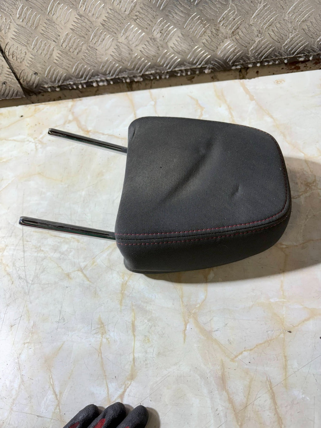 MG3 MG 3 Front Left Seat Headrest Black Cloth Red Stitch 2013-2018 MK1 NSF