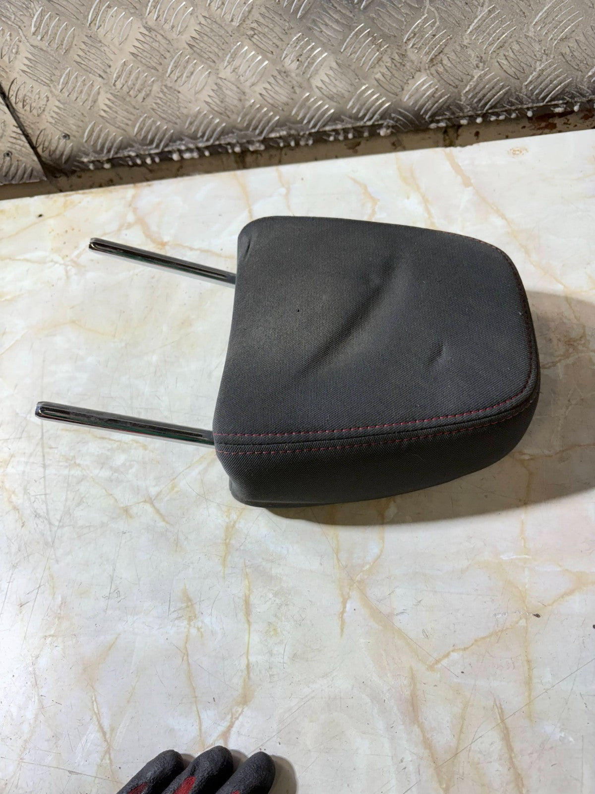 MG3 MG 3 Front Left Seat Headrest Black Cloth Red Stitch 2013-2018 MK1 NSF