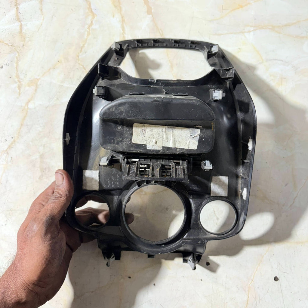 FORD FIESTA 08-16 CENTRE CONSOLE GEAR SURROUND HEATER CONTROLS PANEL 08956-000