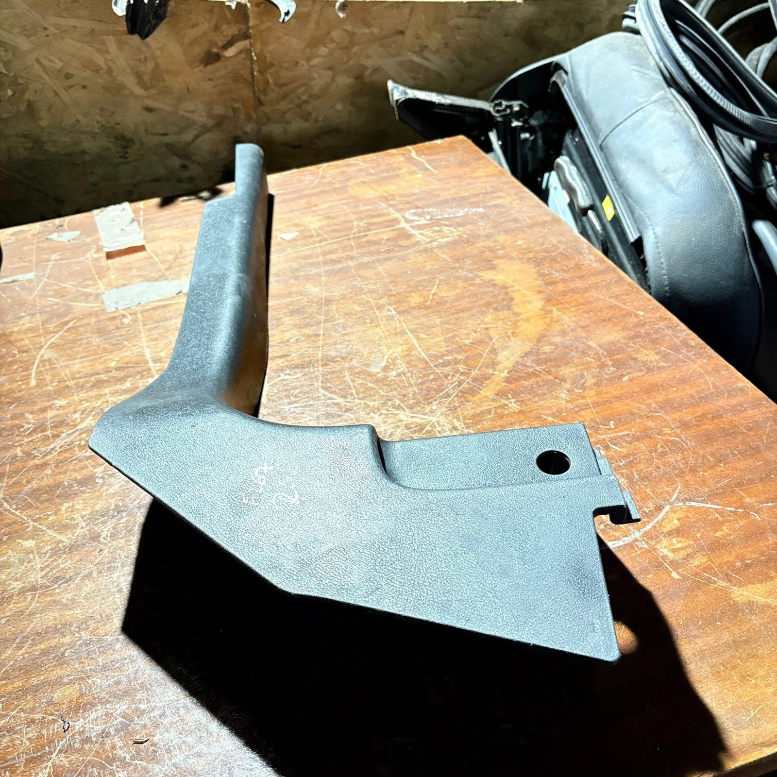 MG3 MK1 2013-2018 Front Left Passenger Door Exterior B-Pillar Trim