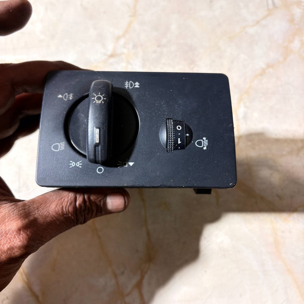 FORD FOCUS MK2 2005-2010 HEADLIGHT CONTROL SWITCH 4M5T-13A024-MA