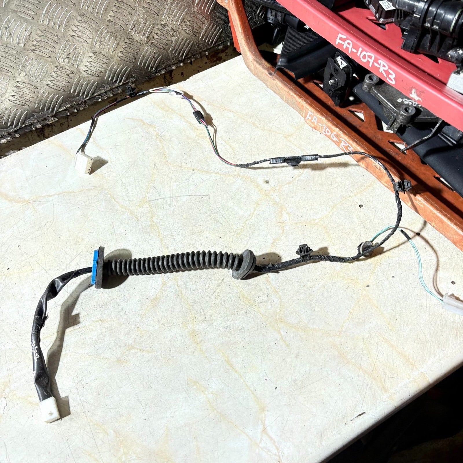 VAUXHALL AGILA MK2 2008-2014 DOOR WIRING LOOM REAR PASSENGER SIDE