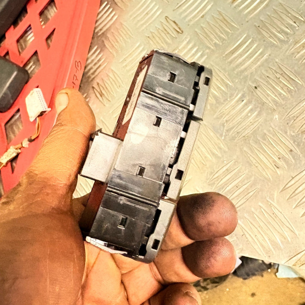 FIAT PANDA 03-12 HAZARD & FOG LIGHT SWITCH 735357113