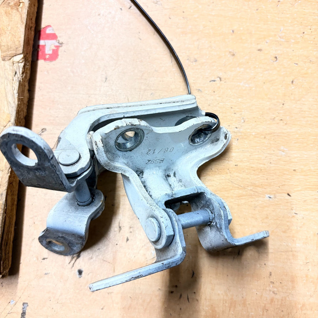 Door Hinges Top Bottom Driver Off Side Rear for Toyota Aygo 2012