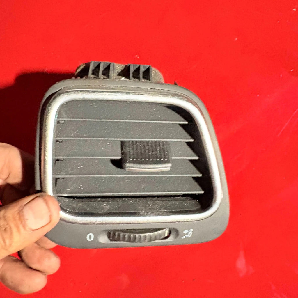 VOLKSWAGEN SCIROCCO 2009 DRIVERS RIGHT DASHBOARD AIR VENT 1Q0819704