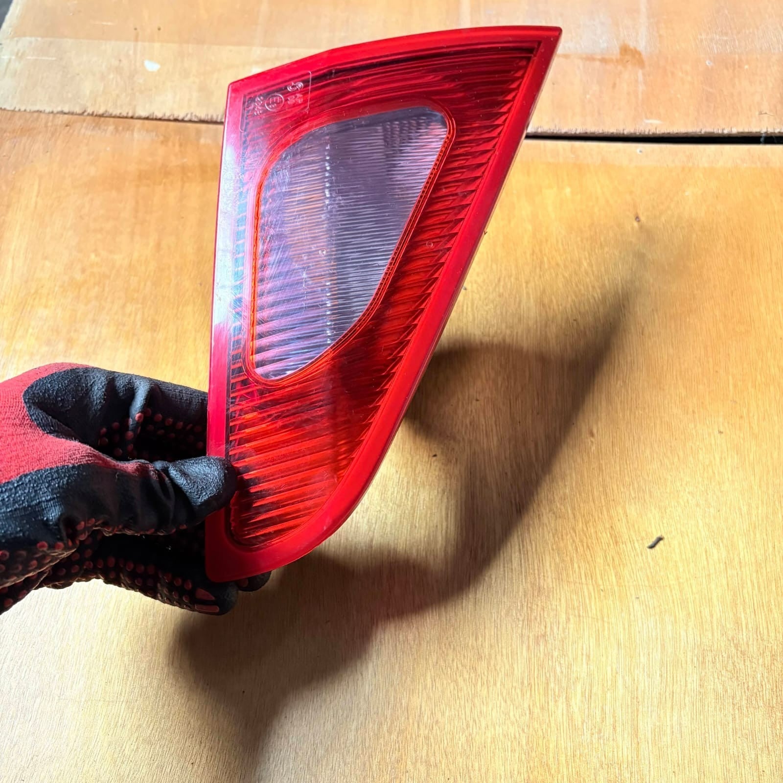 MITSUBISHI COLT 6 Z30 INNER LEFT PASSENGER SIDE TAILLIGHT MN105625