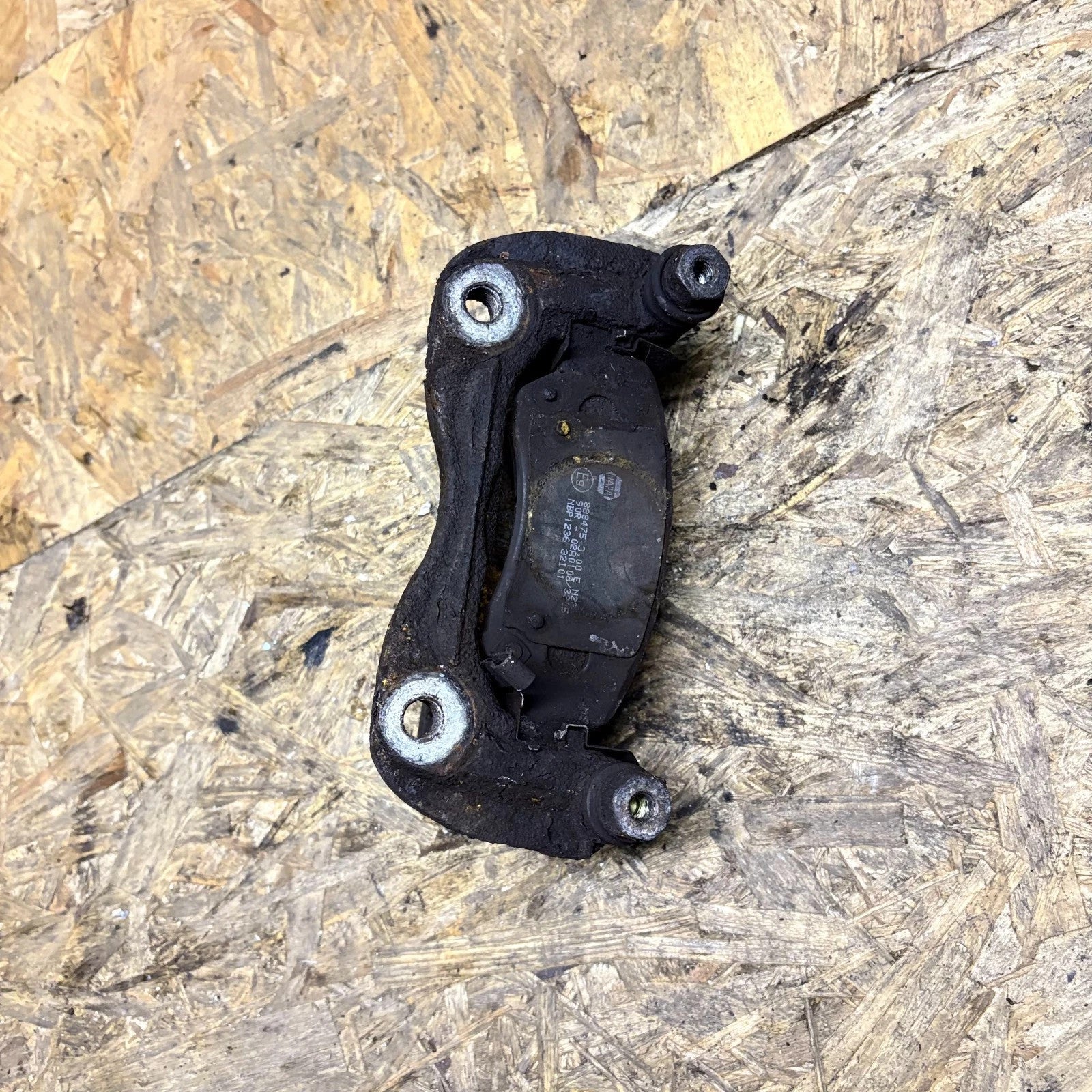 Kia Rio 2013 Brake Caliper Carrier Bracket Mounting Support ()