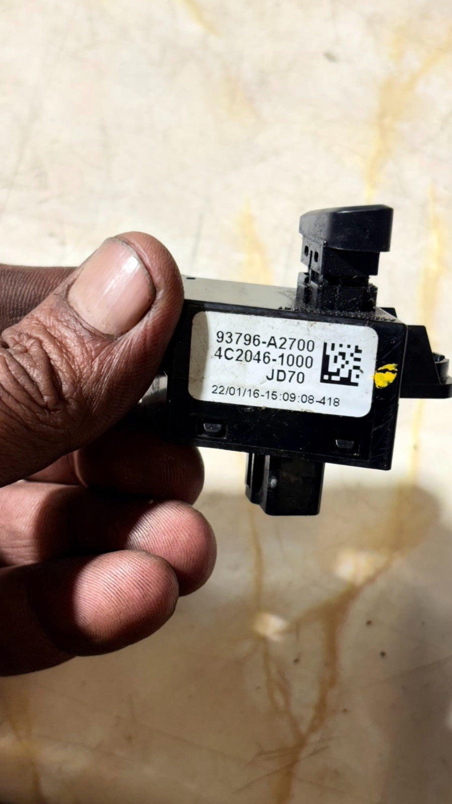 KIA CEED MK2 TEMPERATURE BUTTON SWITCH 2016 93796-A2700