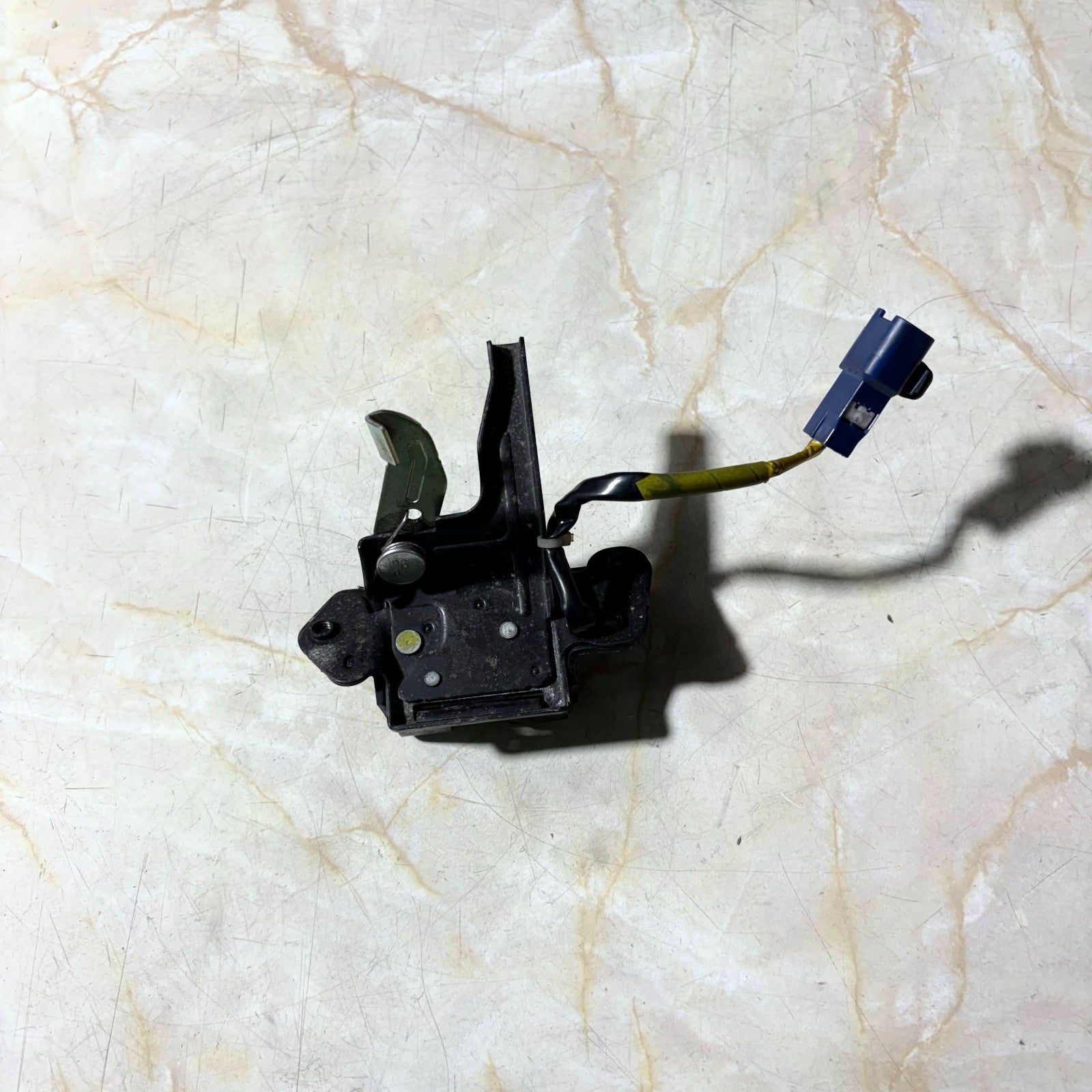 TOYOTA YARIS MK1 1999-2005 REAR TAILGATE BOOT LOCK LATCH MECHANISM CATCH