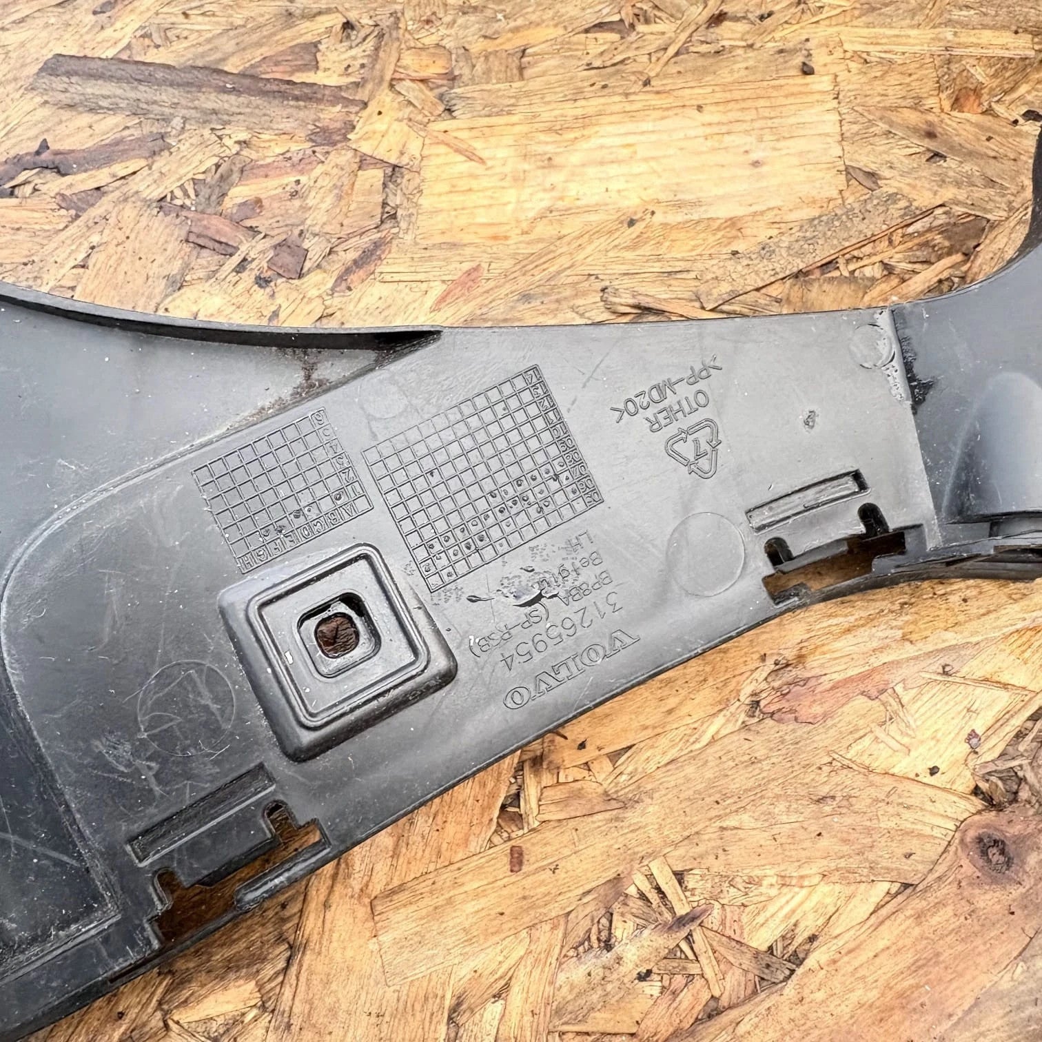 Volvo C30 Hand Passenger Rear Bumper Bracket 31265836 2008