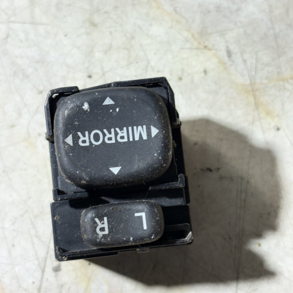 TOYOTA YARIS 2007 WING MIRROR CONTROL SWITCH 183574