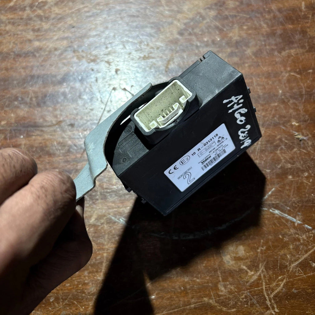 Toyota Aygo Peugeot 108 Citroen C1 2014-22 Door Control Module Unit 89740-0H04D