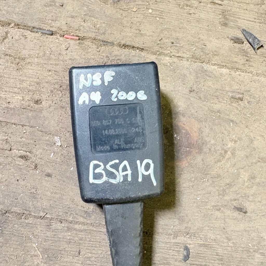 Audi A4 S4 (2001-08) Passenger Front Left Seat Belt Buckle 8E0857755C