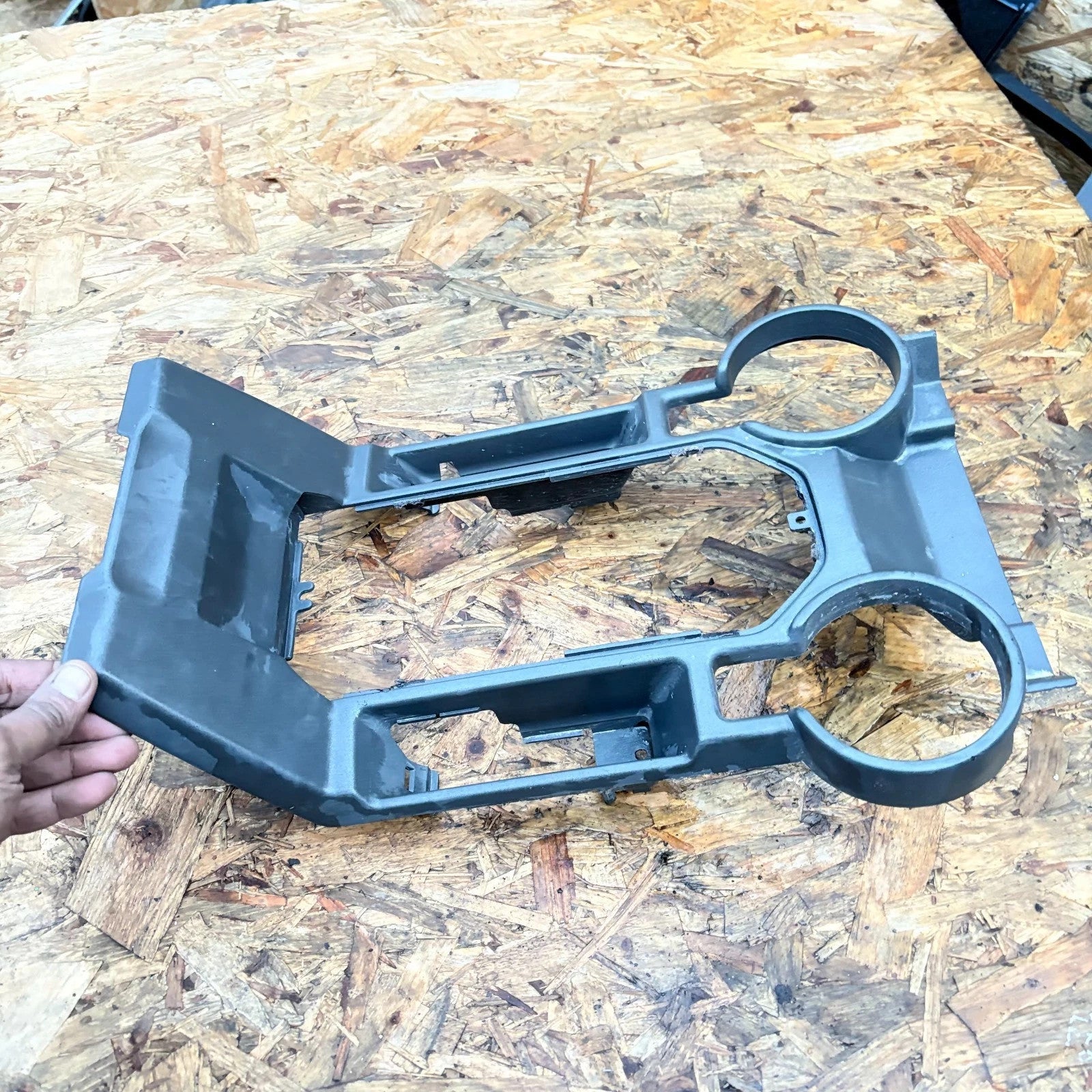 LAND ROVER DISCOVERY 3 2004-2009 CENTRE CONSOLE CUP HOLDER TRIM SURROUND