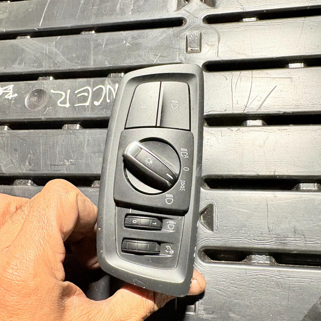 2018 BMW 1 SERIES HEADLIGHT SWITCH 6847526