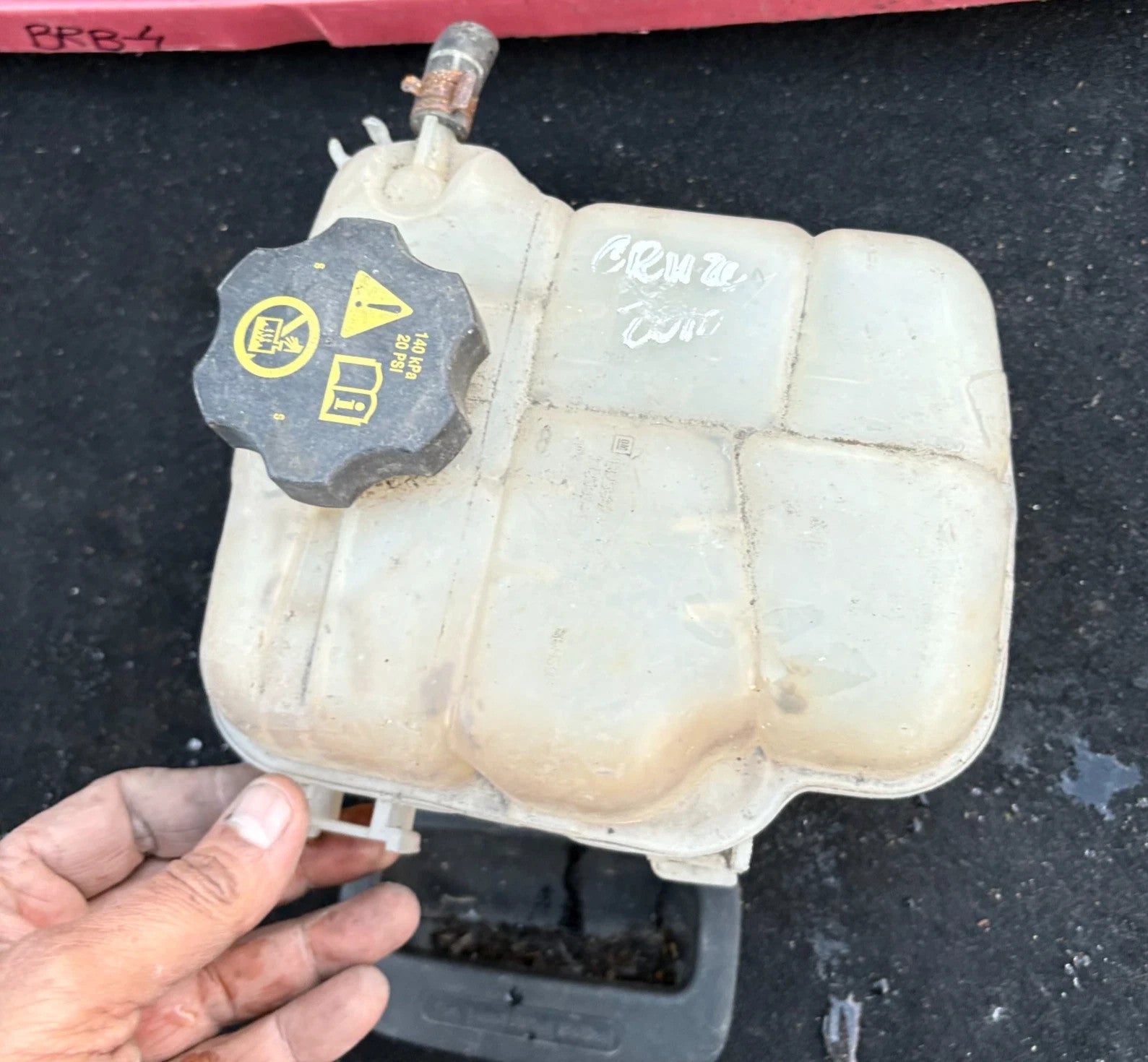 CHEVROLET CRUZE 2009-2017 RADIATOR COOLANT EXPANSION HEADER TANK & CAP