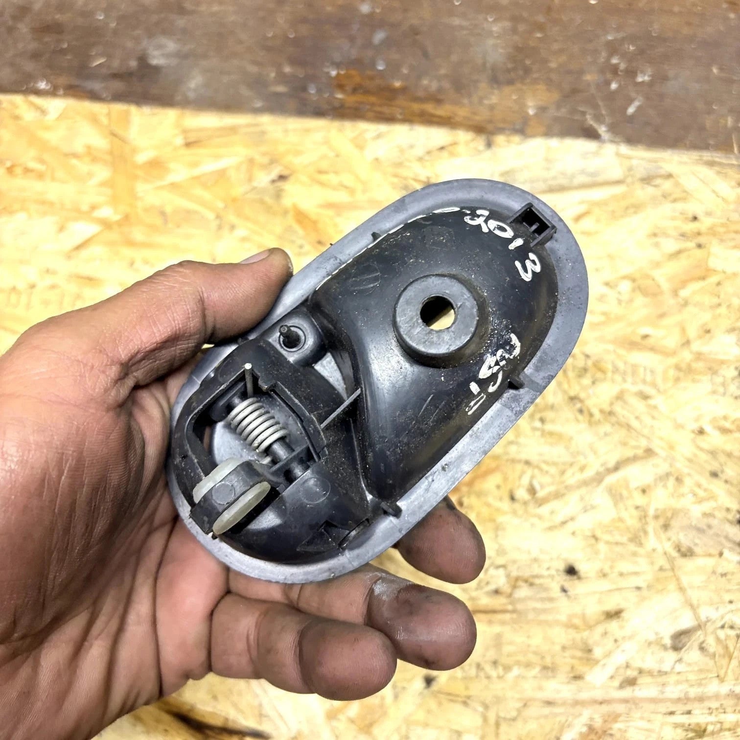 Dacia Sandero/Stepway Mk2 2012-2020 Left Interior Door Handle 8200733848
