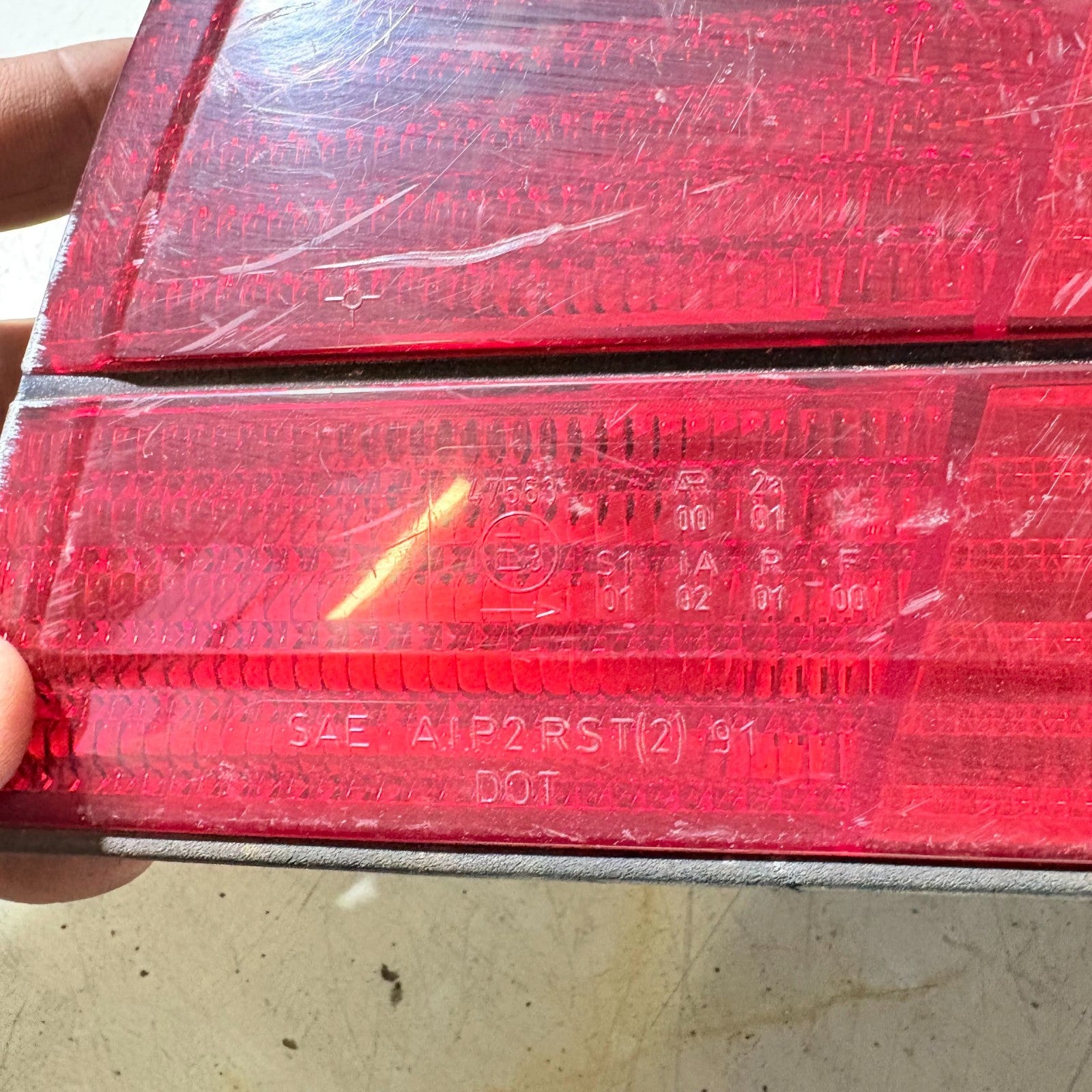 BMW E36 3 Series 320 Rear Right Tail Light Lamp 29548012