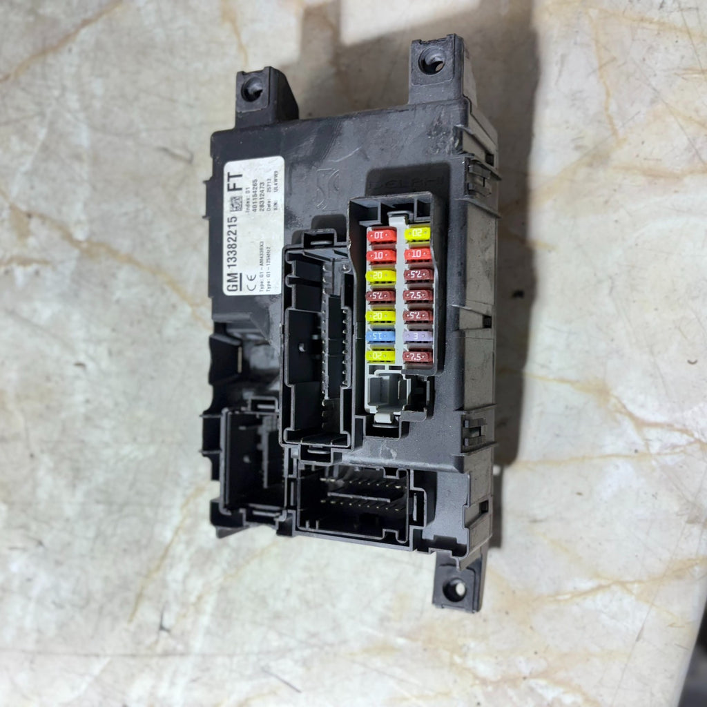 Vauxhall Corsa D BCM/BCU Body Control Module Fuse Box 13382215FT 2009-2014