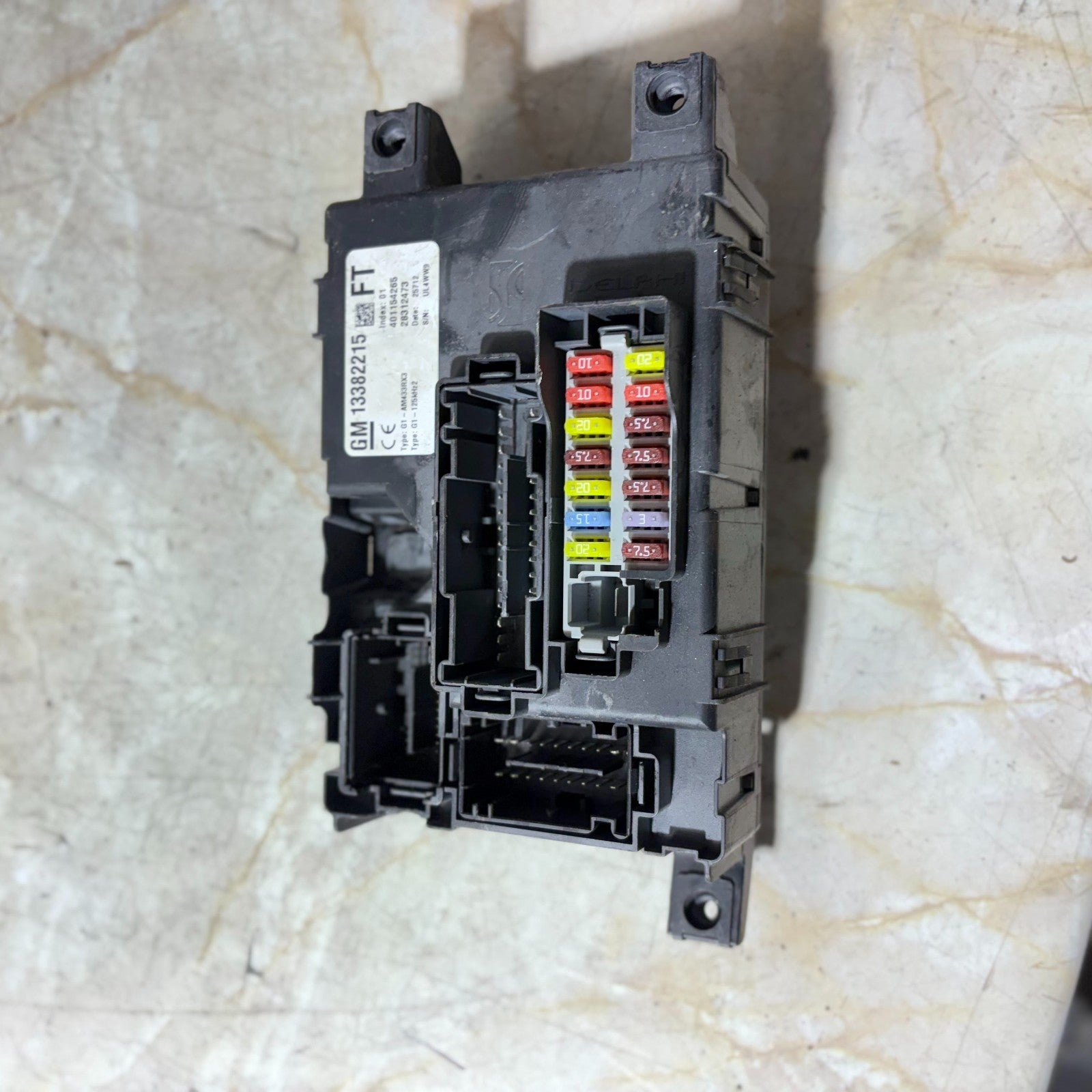 Vauxhall Corsa D BCM/BCU Body Control Module Fuse Box 13382215FT 2009-2014
