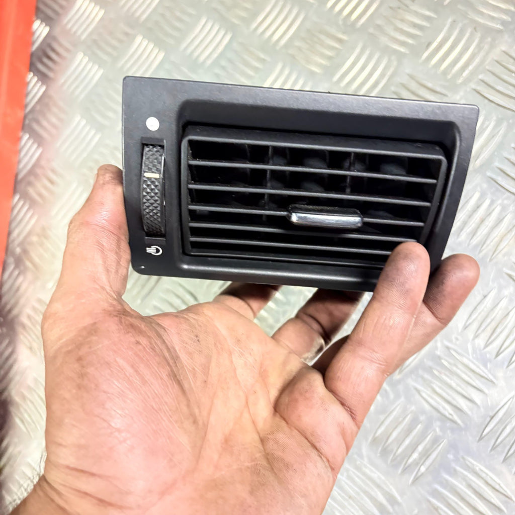 Ford Mondeo 2004 Passenger Front Left Side Dashboard Heater Vent