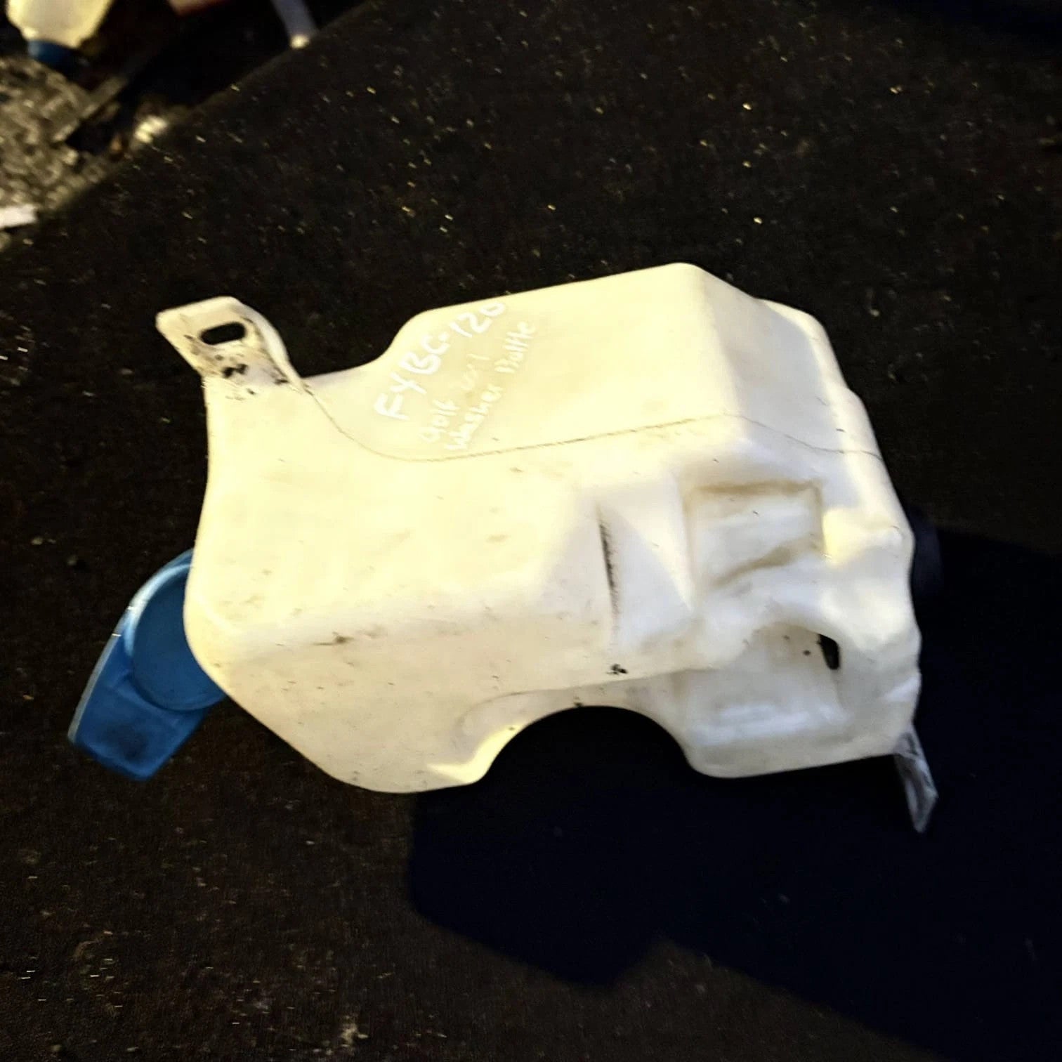 Expansion Tank bottle 1J0955453N Volkswagen Golf Mk4 Bora Jetta 2001