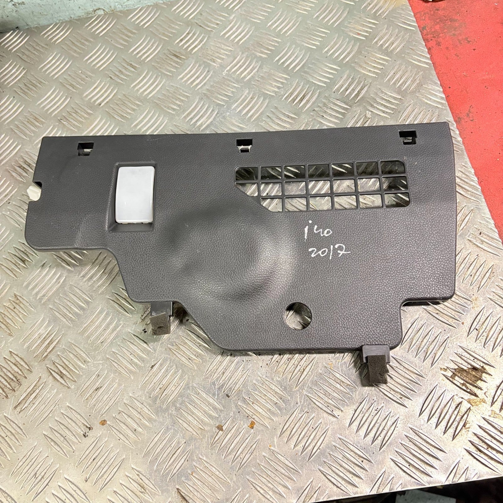HYUNDAI i40 2011-2017 Lower Dashboard Panel