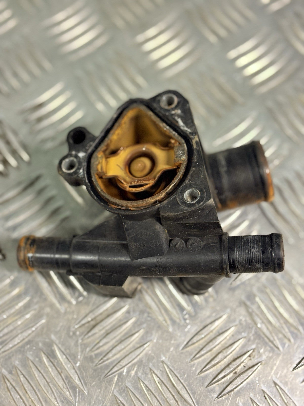 Vauxhall Vivaro Trafic Primastar Engine Coolant Thermostat Housing 2.0 CDTI