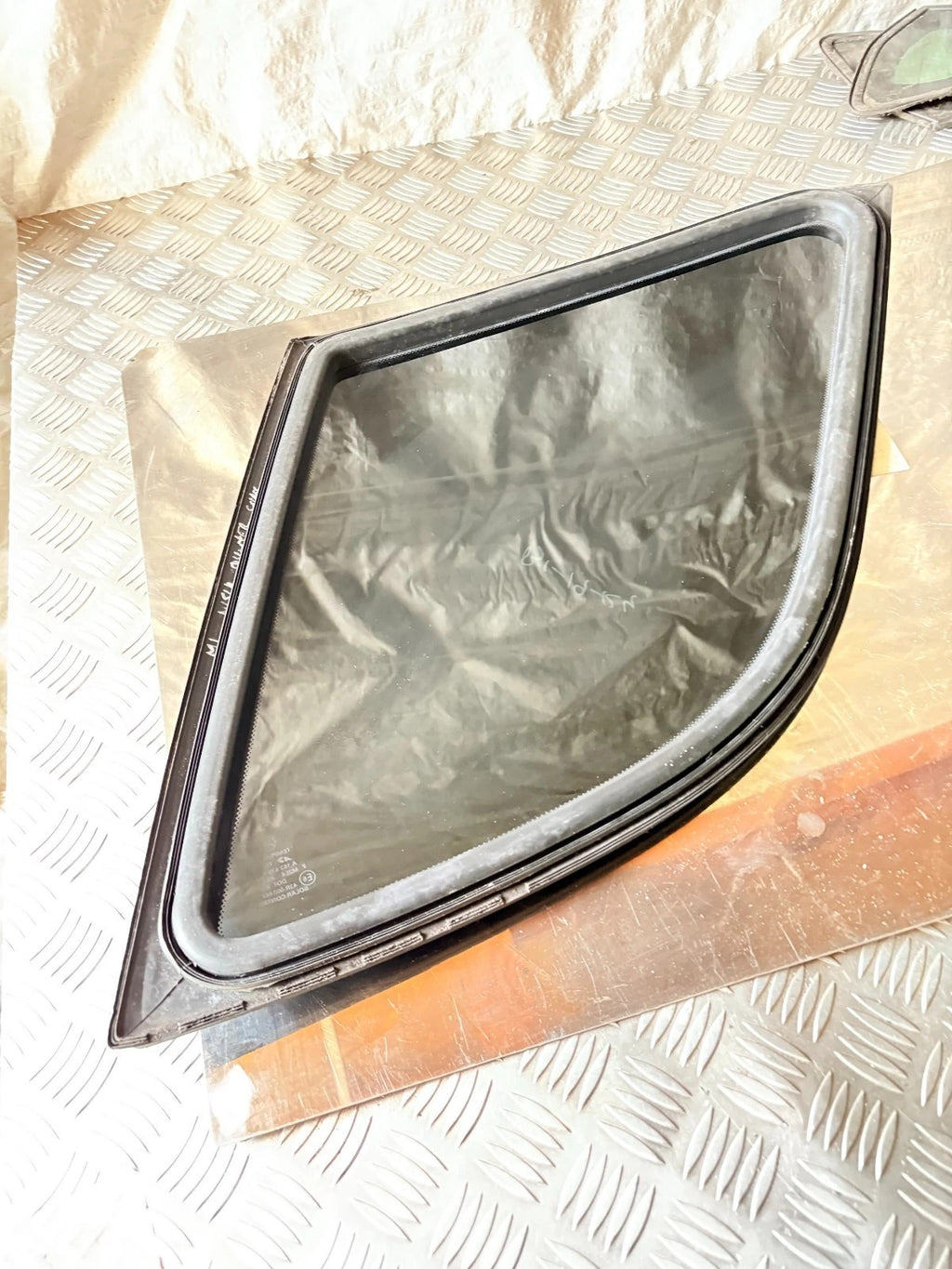 Mercedes ML W163 1998-2005 Rear Left Door Quarter Glass Tinted AS3 A1636700312
