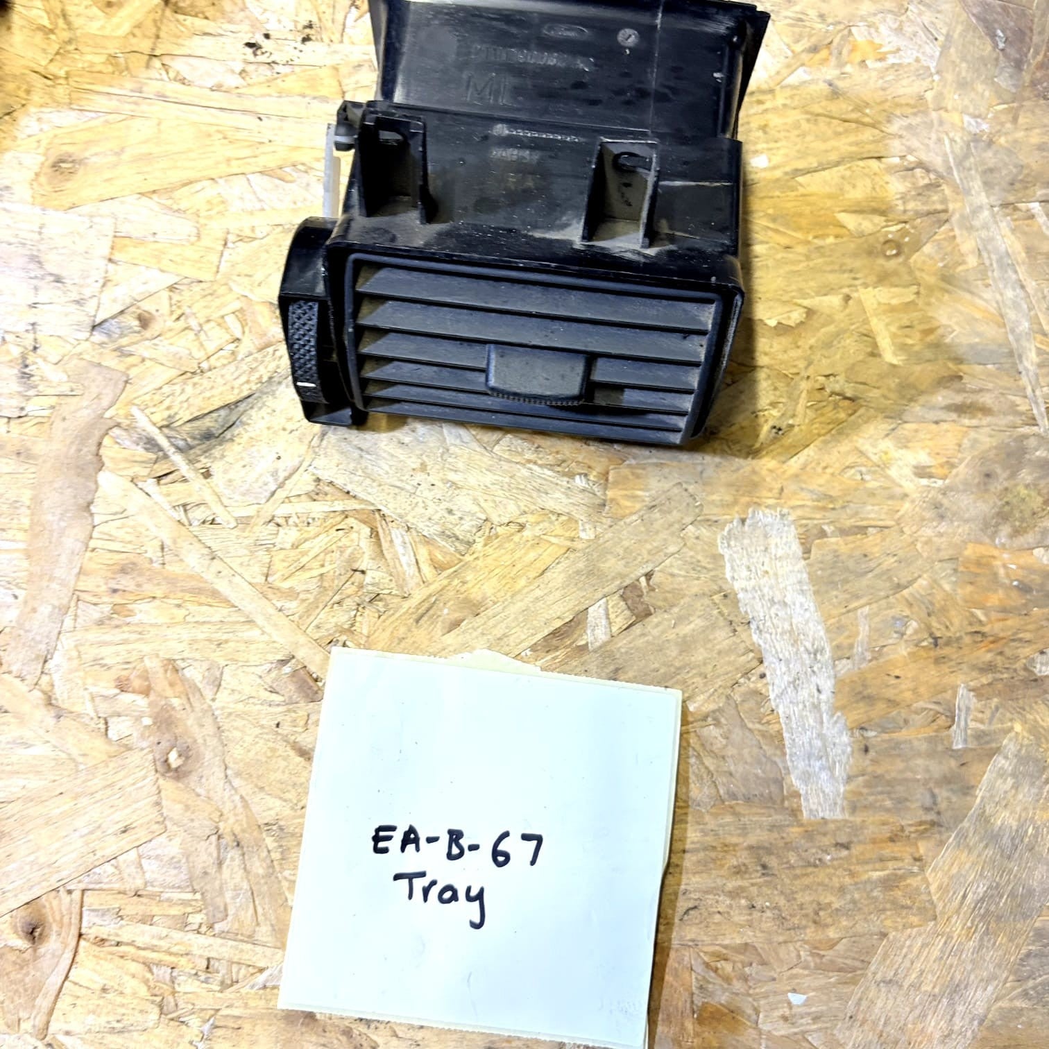 2003 FORD TRANSIT CONNECT MK1 DASH AIR VENT PASSENGER 2T1H19C682AC N/S