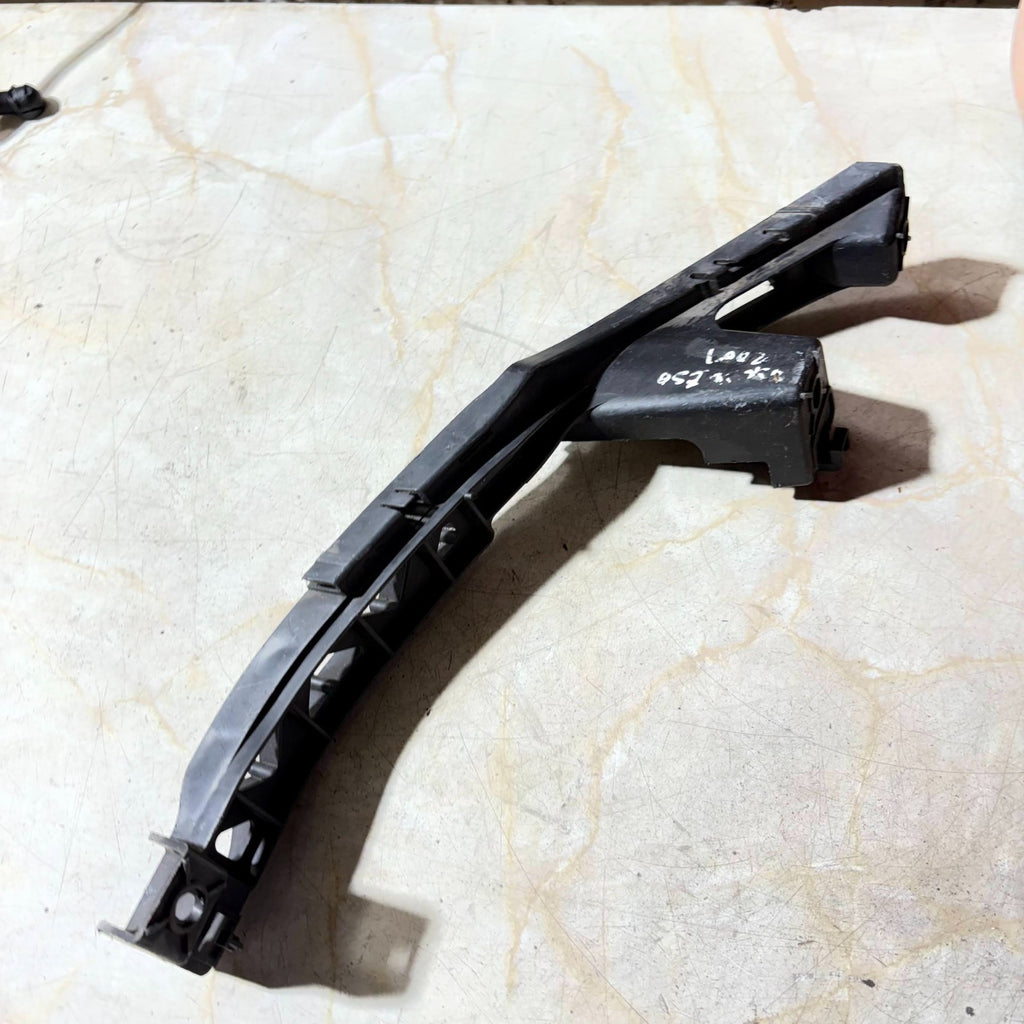 VOLKSWAGEN EOS 2001 DRIVER SIDE HEADLIGHT BRACKET 1Q0807890