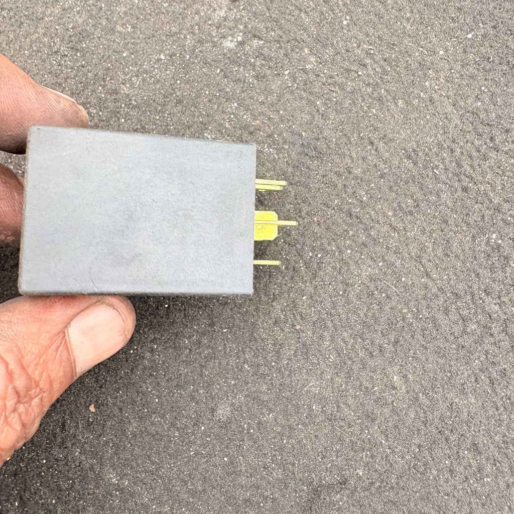 Suzuki Wagon R+ MK2 2000-2003 Front Windscreen Wiper Motor Relay 90069864