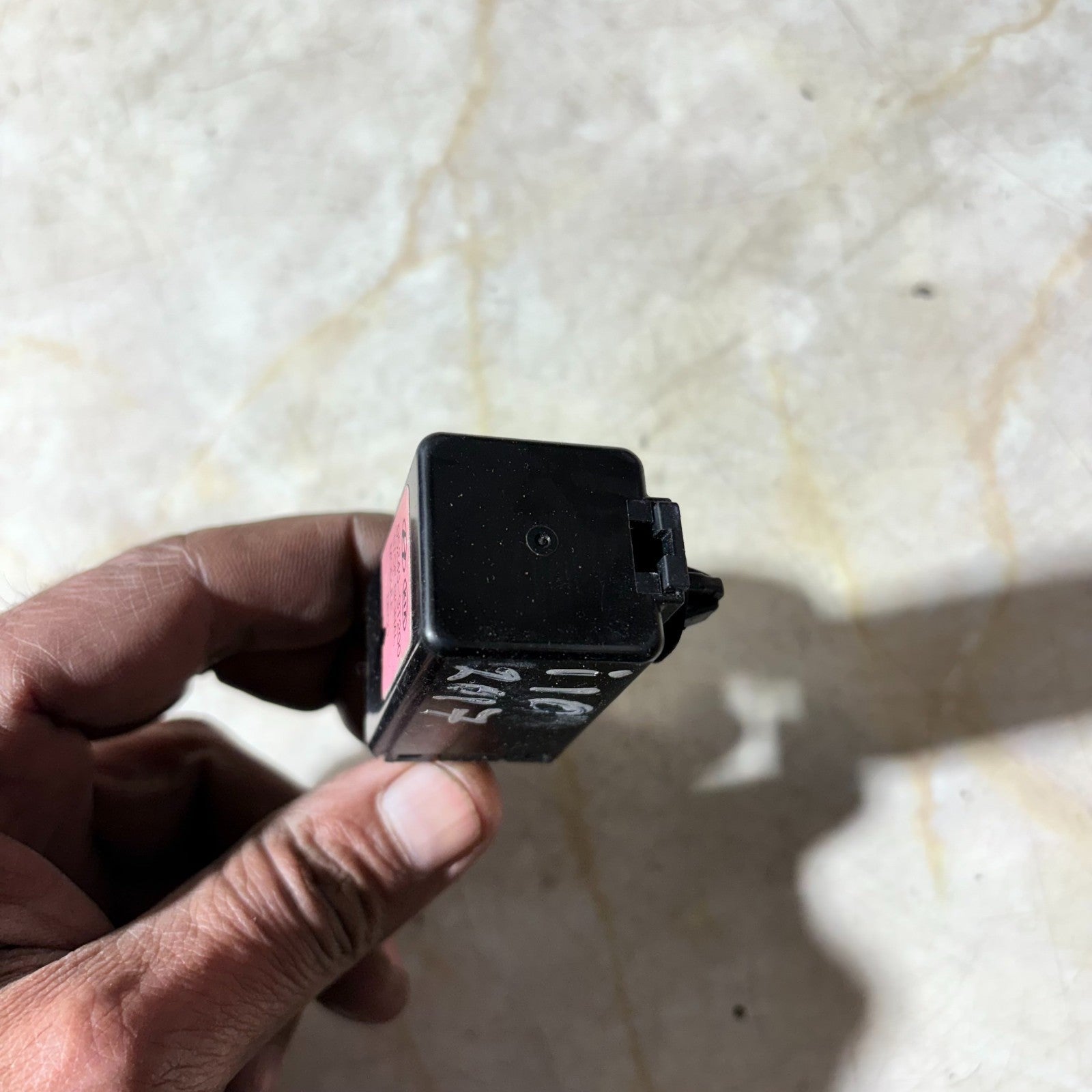 HYUNDAI i10 SE MK2 2013-2019 STOP SIGNAL MODULE RELAY 95240-3T200