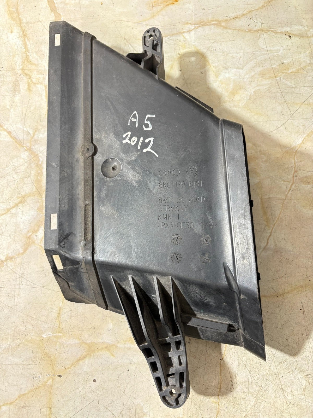 2008-2016 AUDI A5 AIR INTAKE CLEANER DUCT ASSEMBLY 8K0 129 618 D-E