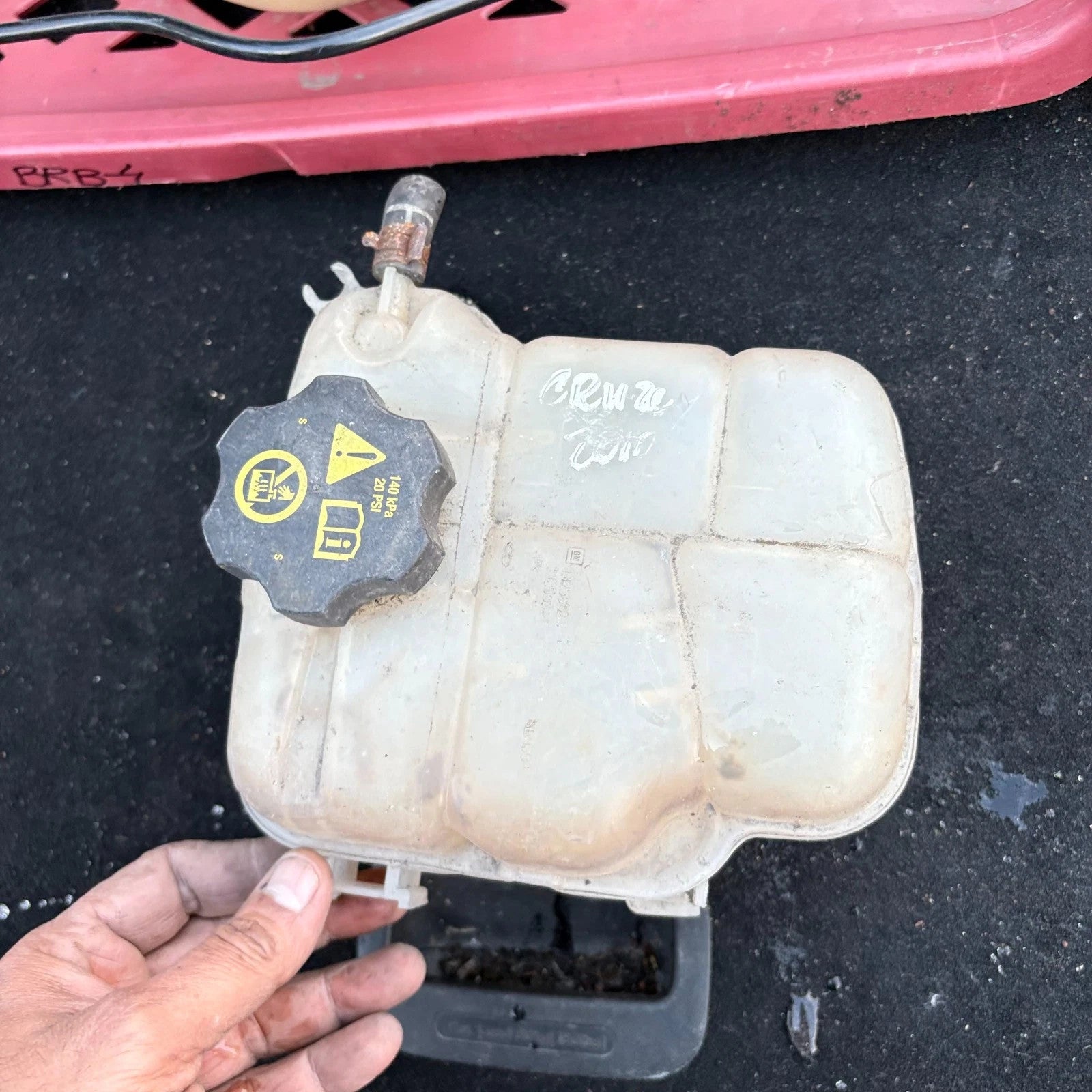 CHEVROLET CRUZE 2009-2017 RADIATOR COOLANT EXPANSION HEADER TANK & CAP