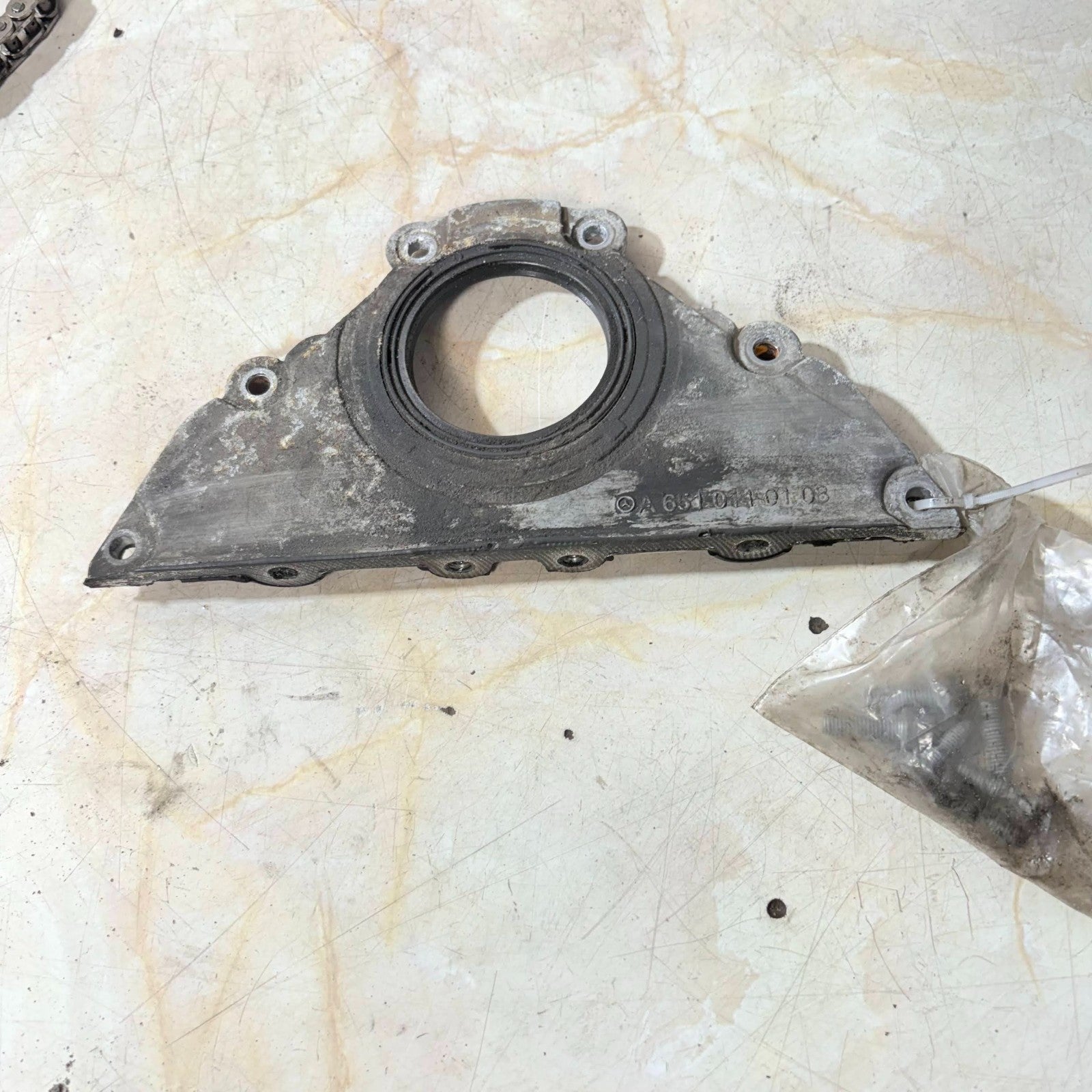 MERCEDES 651 SPRINTER CRANK OIL SEAL HOUSING A6510110108