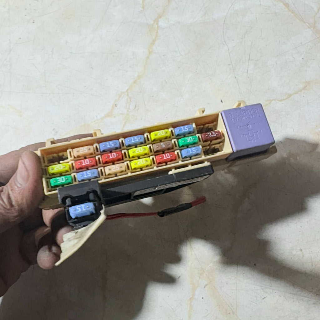 Renault Clio Mk3 2005-2012 Fuse & Relay Box Module
