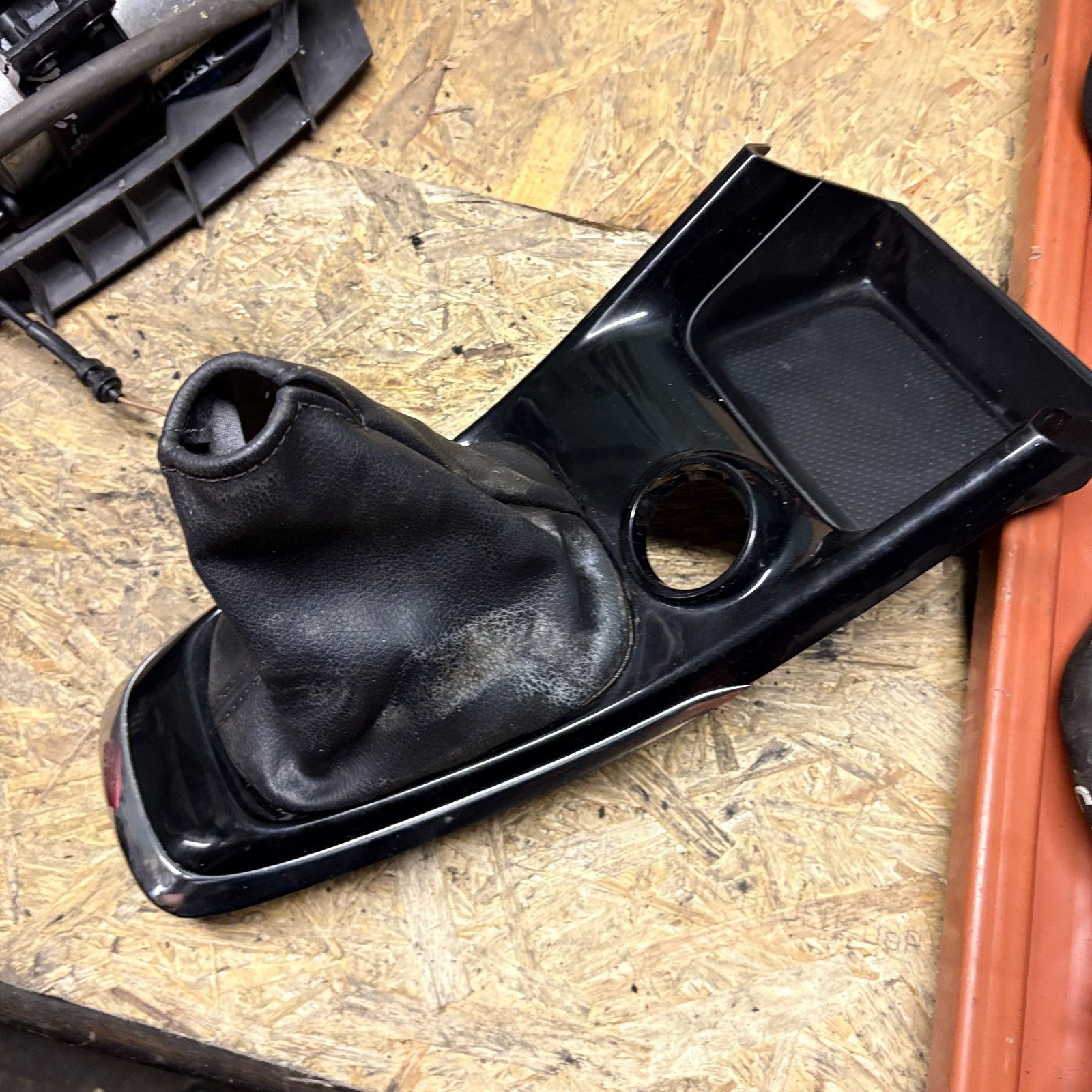 “Nissan Pulsar 2014–2018 Centre Console Gearstick Surround Trim Gaiter 9930150