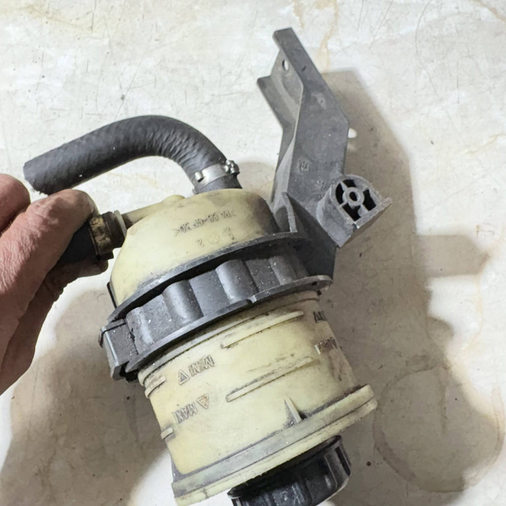 PEUGEOT EXPERT MK1 VAN 2005POWER STEERING RESERVOIR BOTTLE 1474639080 7700782884