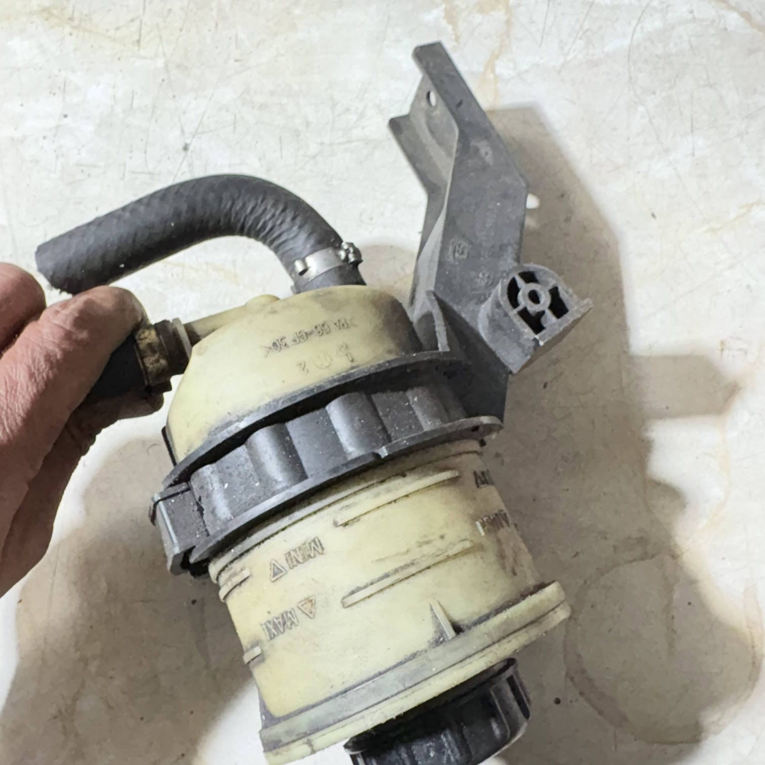 PEUGEOT EXPERT MK1 VAN 2005POWER STEERING RESERVOIR BOTTLE 1474639080 7700782884