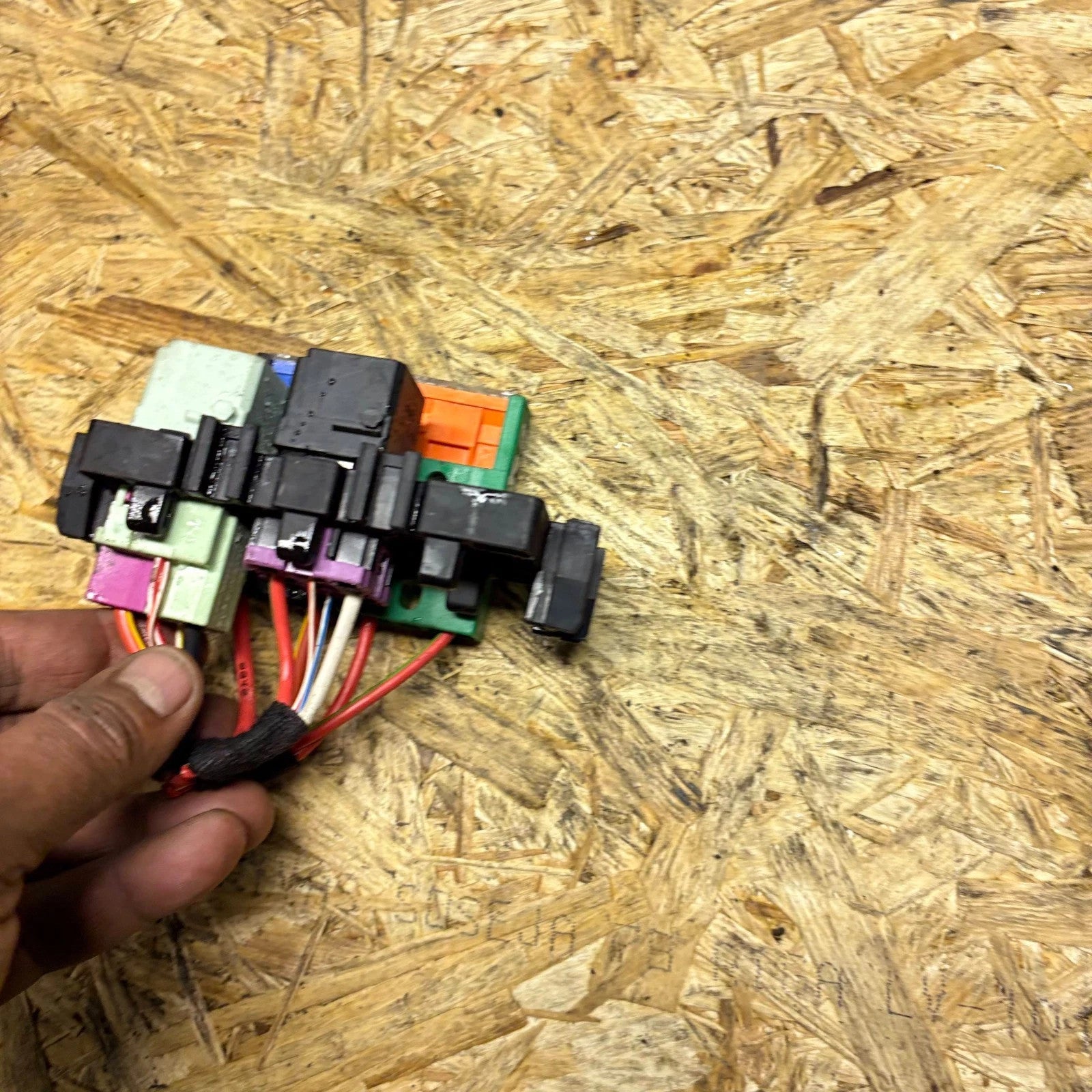 AUDI A4 FUSE RELAY BOX 2008 - 2014